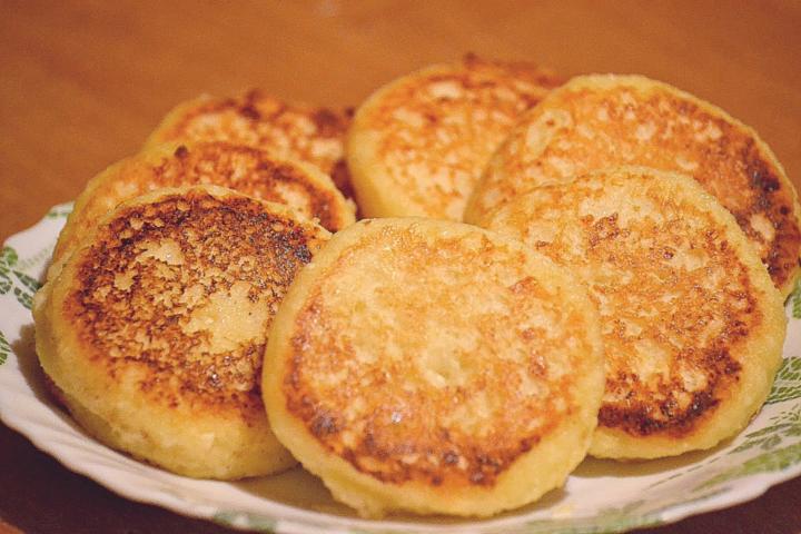 Сырники с кукурузным крахмалом на сковороде
