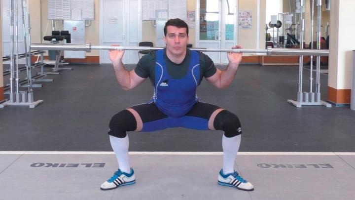 присед со штангой техника