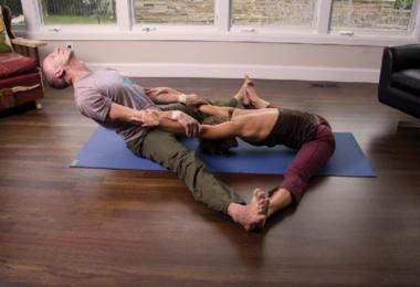 йога на двоих