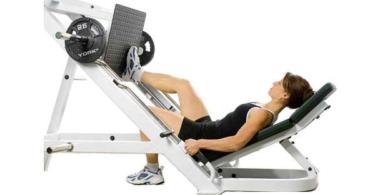 Жим ногами в тренажере