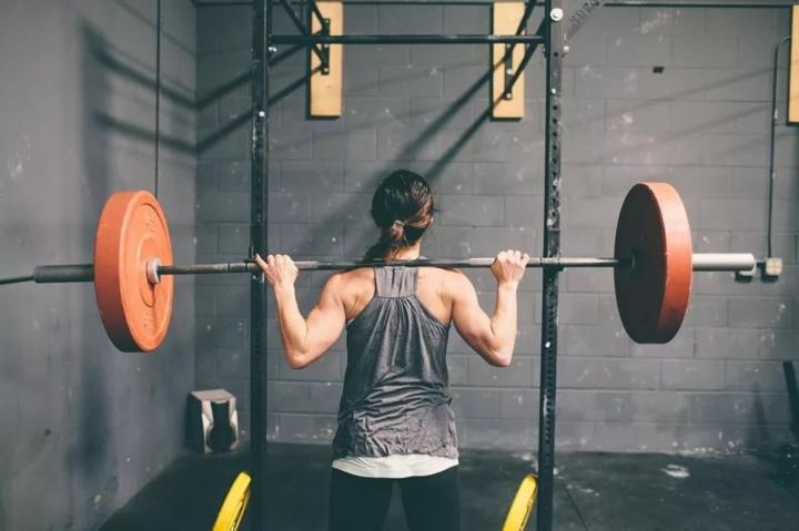 жим штанги из за головы