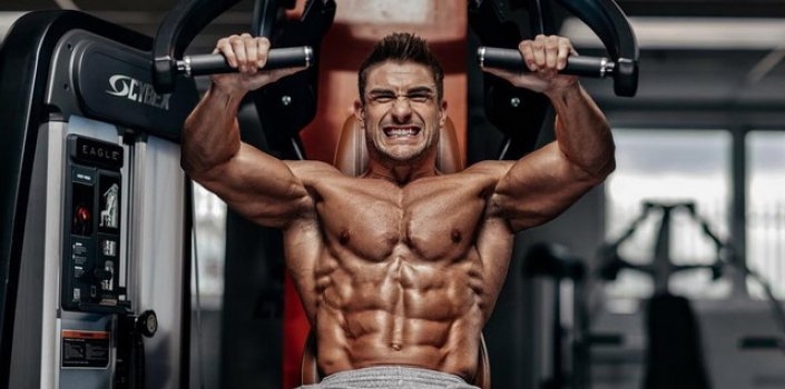 жим от груди в тренажере