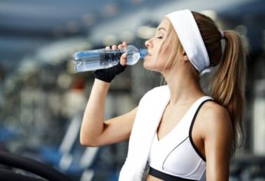 можно ли пить воду на тренировках