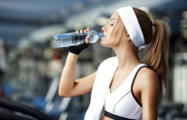можно ли пить воду во время тренировки